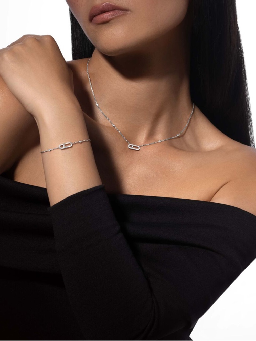Messika
Move Uno White Gold and Diamond Pavé Pendant